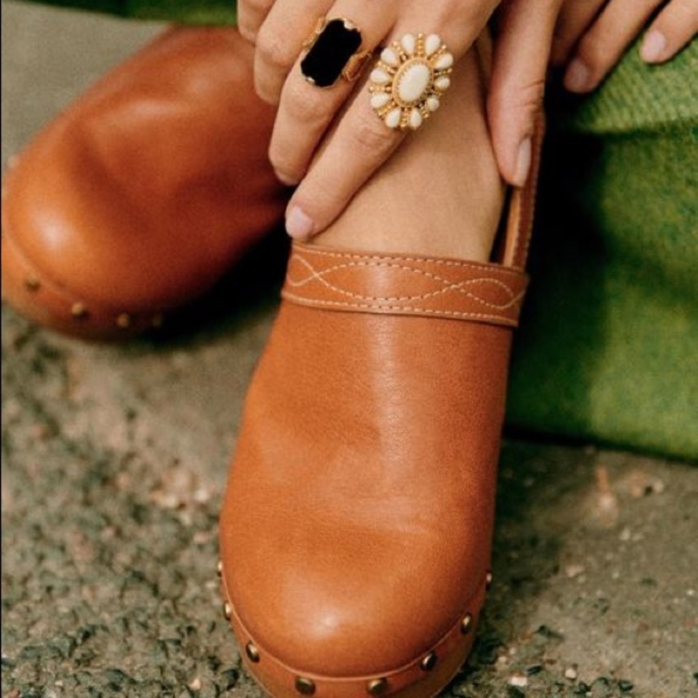 Sezane Taylor Clog Size 8 / 39 in Camel